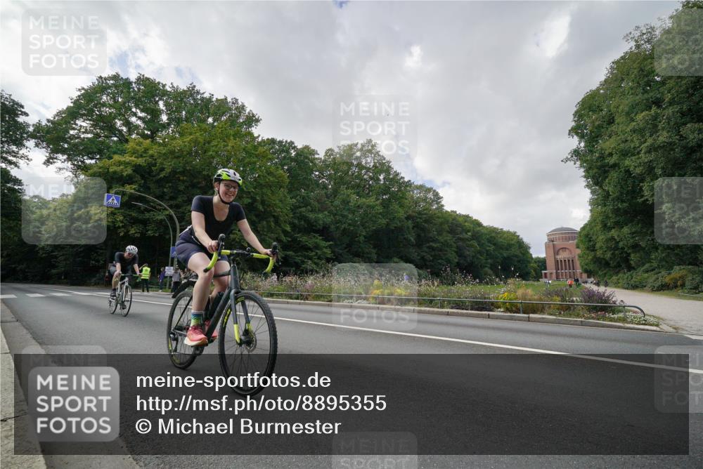 14.09.2025 - Stadtparktriathlon Michael Burmester http://msf.ph/oto/8895355 14.09.2025 13:00:28 Radfahren 1276, 1322, 1331, 1448, 1471 meine-sportfotos.de