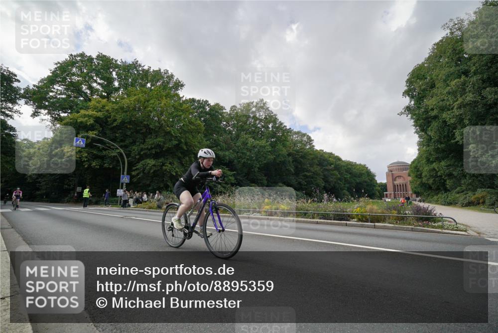 14.09.2025 - Stadtparktriathlon Michael Burmester http://msf.ph/oto/8895359 14.09.2025 13:00:40 Radfahren 1228, 1276, 1325, 1382 meine-sportfotos.de