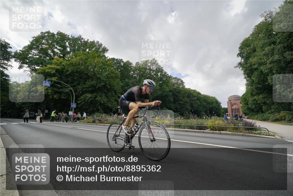 14.09.2025 - Stadtparktriathlon Michael Burmester http://msf.ph/oto/8895362 14.09.2025 13:00:44 Radfahren 1228, 1325, 1382 meine-sportfotos.de