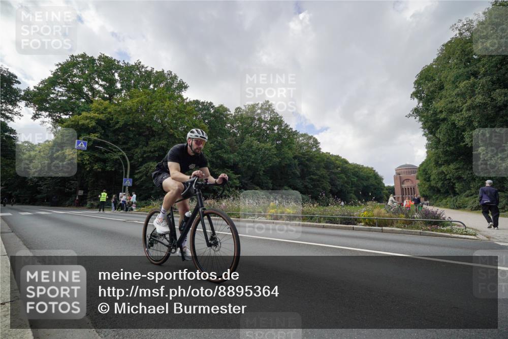 14.09.2025 - Stadtparktriathlon Michael Burmester http://msf.ph/oto/8895364 14.09.2025 13:00:53 Radfahren 1432, 1462, 1517, 1518 meine-sportfotos.de