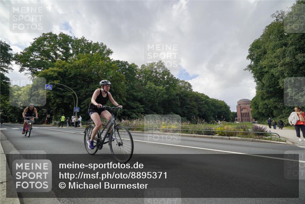 14.09.2025 - Stadtparktriathlon Michael Burmester http://msf.ph/oto/8895371 14.09.2025 13:01:07 Radfahren 1285, 1351, 1427, 1432, 1460, 1507 meine-sportfotos.de