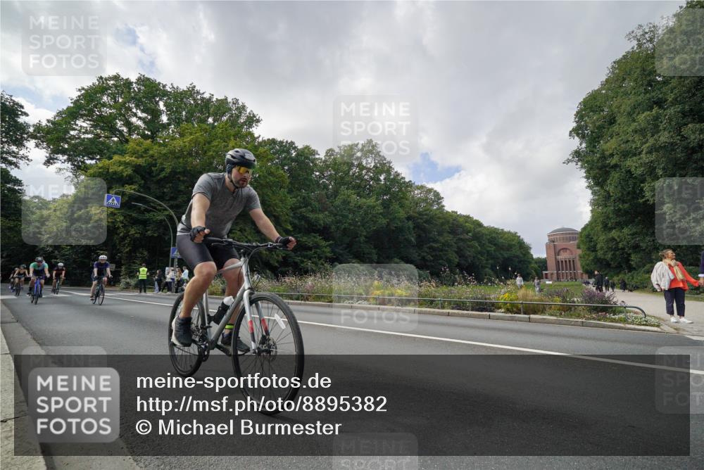 14.09.2025 - Stadtparktriathlon Michael Burmester http://msf.ph/oto/8895382 14.09.2025 13:01:24 Radfahren 1236, 1341, 1353, 1360, 1368, 1420, 1438, 1439, 1453, 1454, 1469, 1496, 1504, 1506, 1508, 1515 meine-sportfotos.de
