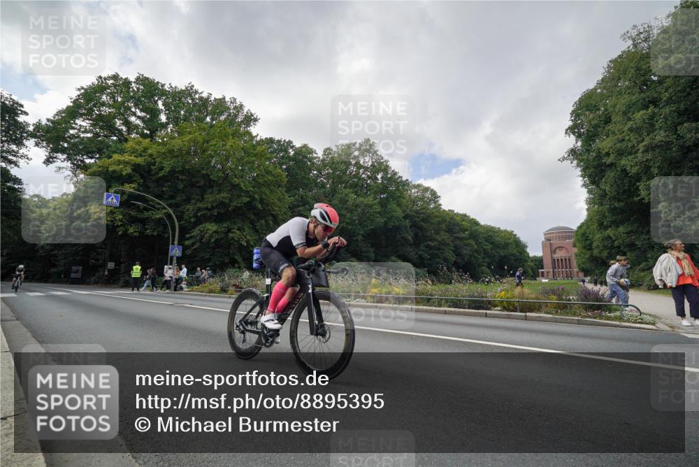 14.09.2025 - Stadtparktriathlon Michael Burmester http://msf.ph/oto/8895395 14.09.2025 13:01:42 Radfahren 1419, 1447, 1480, 1481 meine-sportfotos.de