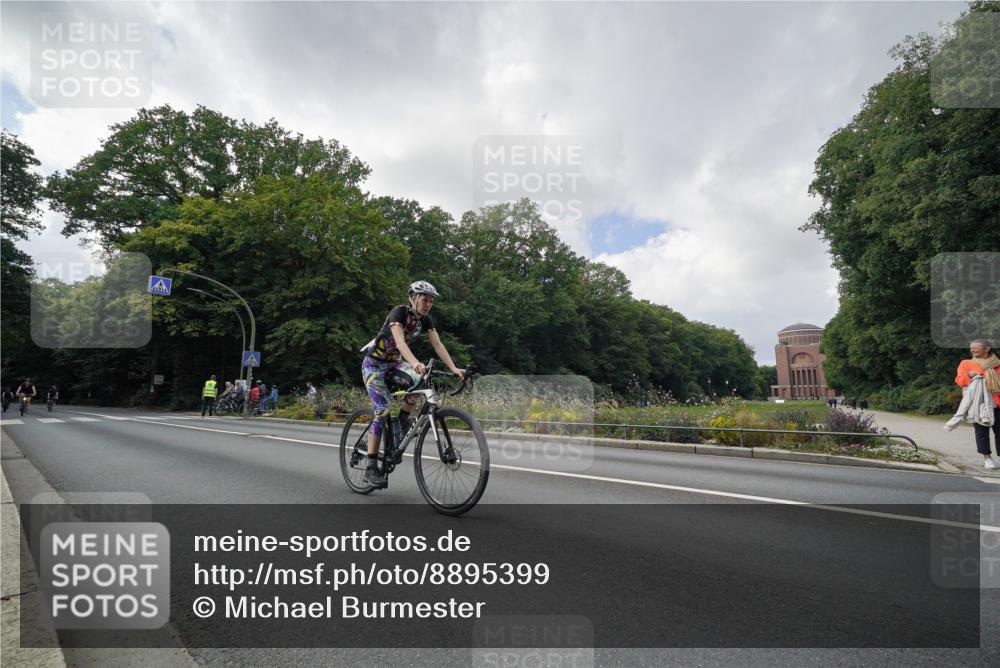 14.09.2025 - Stadtparktriathlon Michael Burmester http://msf.ph/oto/8895399 14.09.2025 13:01:54 Radfahren 1323, 1410, 1436, 1463 meine-sportfotos.de
