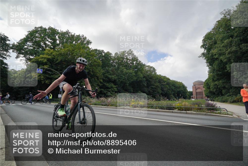 14.09.2025 - Stadtparktriathlon Michael Burmester http://msf.ph/oto/8895406 14.09.2025 13:02:08 Radfahren 1501, 1514 meine-sportfotos.de
