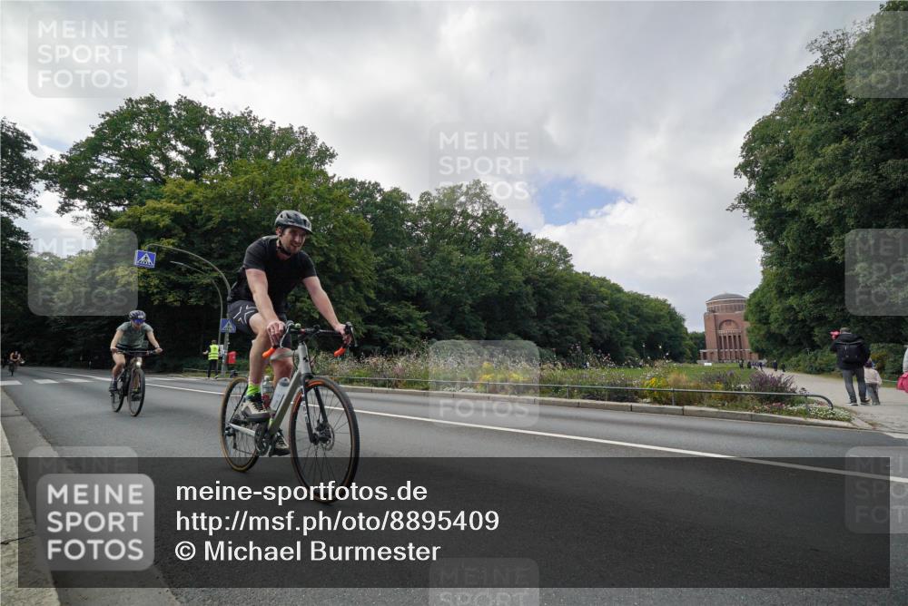 14.09.2025 - Stadtparktriathlon Michael Burmester http://msf.ph/oto/8895409 14.09.2025 13:02:19 Radfahren 1380, 1411, 1431, 1441, 1467, 1476 meine-sportfotos.de