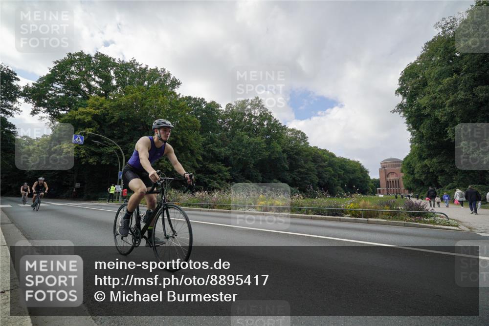 14.09.2025 - Stadtparktriathlon Michael Burmester http://msf.ph/oto/8895417 14.09.2025 13:02:29 Radfahren 1431, 1441, 1450, 1489, 1497, 1519 meine-sportfotos.de