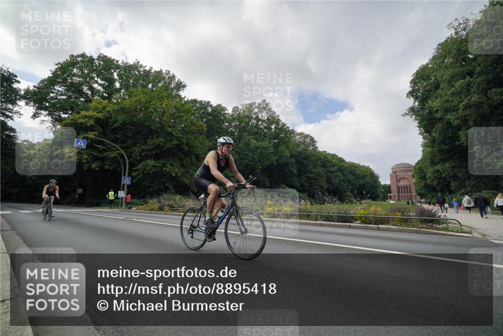 14.09.2025 - Stadtparktriathlon Michael Burmester http://msf.ph/oto/8895418 14.09.2025 13:02:31 Radfahren 1431, 1441, 1450, 1489, 1497, 1519 meine-sportfotos.de