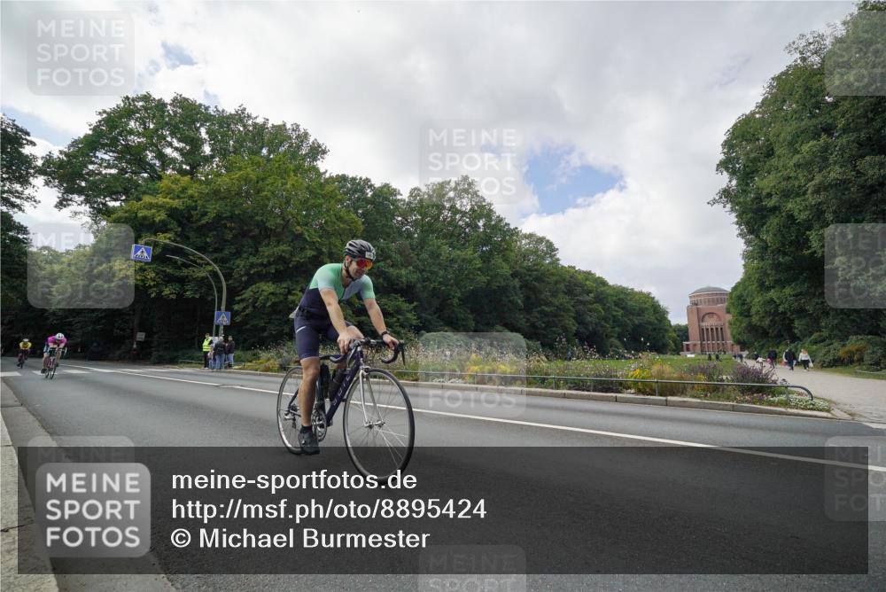 14.09.2025 - Stadtparktriathlon Michael Burmester http://msf.ph/oto/8895424 14.09.2025 13:02:45 Radfahren 1342, 1349, 1355, 1367, 1434, 1435, 1477, 1483, 1488 meine-sportfotos.de