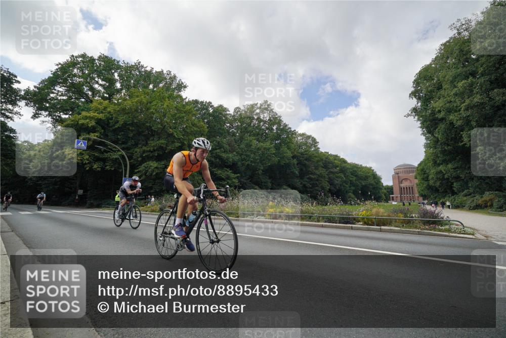 14.09.2025 - Stadtparktriathlon Michael Burmester http://msf.ph/oto/8895433 14.09.2025 13:02:57 Radfahren 1352, 1387, 1403, 1414, 1435, 1483, 1492 meine-sportfotos.de