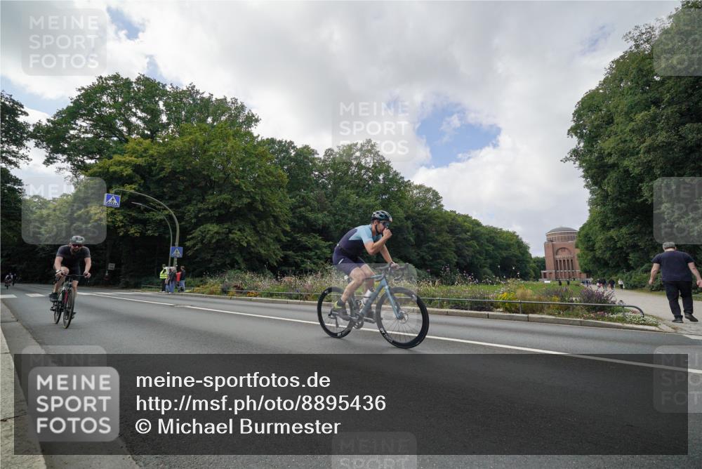 14.09.2025 - Stadtparktriathlon Michael Burmester http://msf.ph/oto/8895436 14.09.2025 13:02:59 Radfahren 1300, 1352, 1387, 1403, 1407, 1414, 1483, 1492, 1493 meine-sportfotos.de
