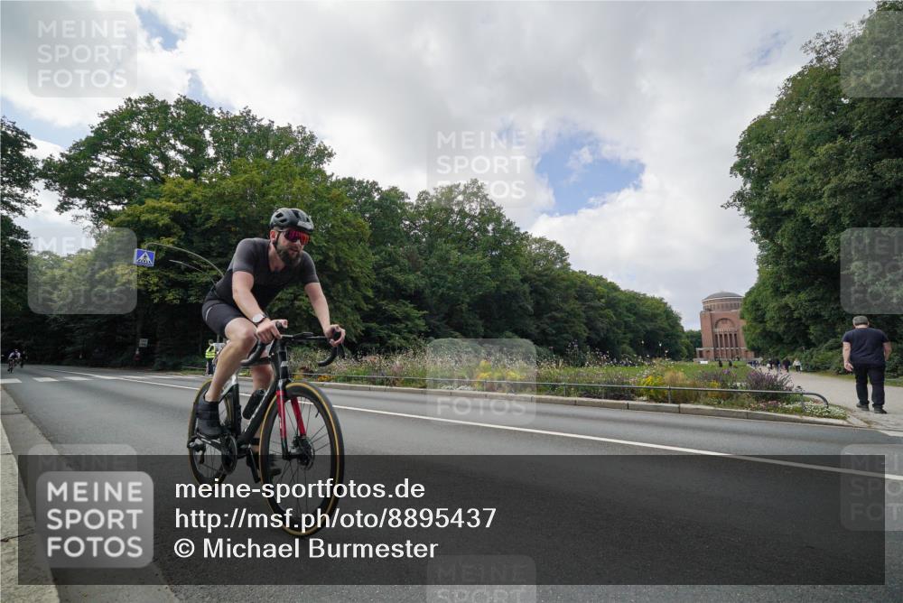 14.09.2025 - Stadtparktriathlon Michael Burmester http://msf.ph/oto/8895437 14.09.2025 13:03:00 Radfahren 1300, 1352, 1387, 1403, 1407, 1414, 1492, 1493 meine-sportfotos.de