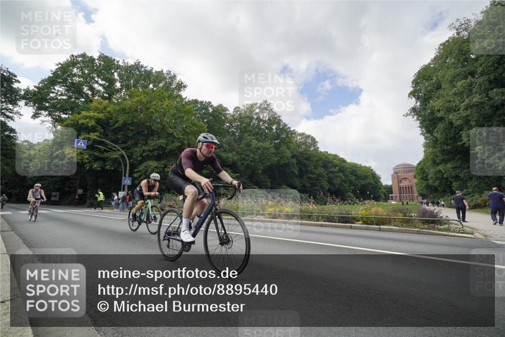 14.09.2025 - Stadtparktriathlon Michael Burmester http://msf.ph/oto/8895440 14.09.2025 13:03:06 Radfahren 1300, 1384, 1387, 1403, 1407, 1437, 1493 meine-sportfotos.de