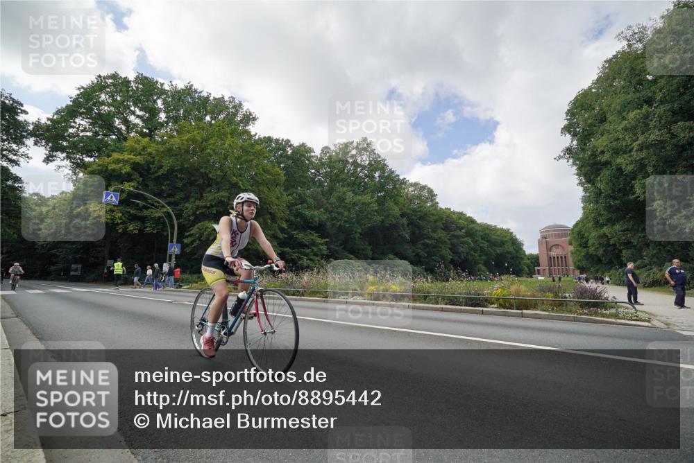 14.09.2025 - Stadtparktriathlon Michael Burmester http://msf.ph/oto/8895442 14.09.2025 13:03:07 Radfahren 1300, 1384, 1403, 1407, 1437, 1493 meine-sportfotos.de