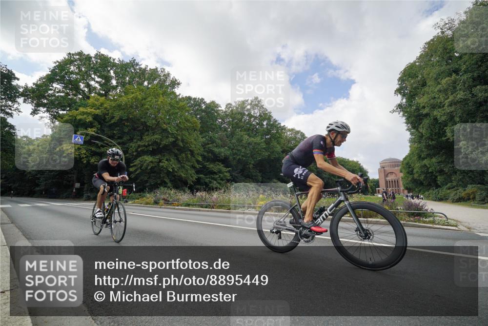 14.09.2025 - Stadtparktriathlon Michael Burmester http://msf.ph/oto/8895449 14.09.2025 13:03:20 Radfahren 1397, 1400, 1415, 1499, 1510 meine-sportfotos.de