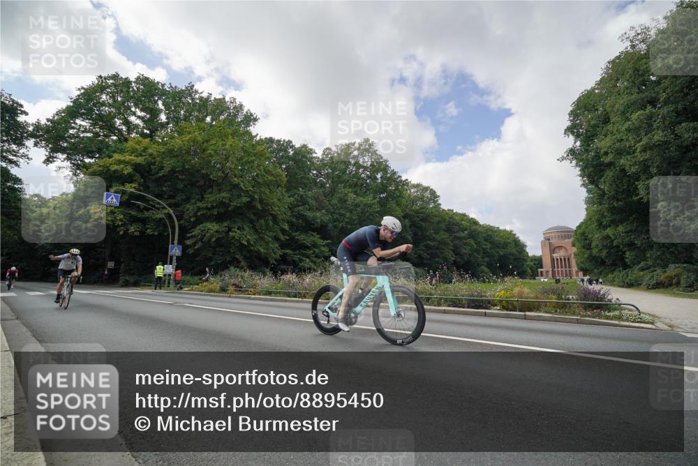 14.09.2025 - Stadtparktriathlon Michael Burmester http://msf.ph/oto/8895450 14.09.2025 13:03:27 Radfahren 1376, 1397, 1473, 1510 meine-sportfotos.de