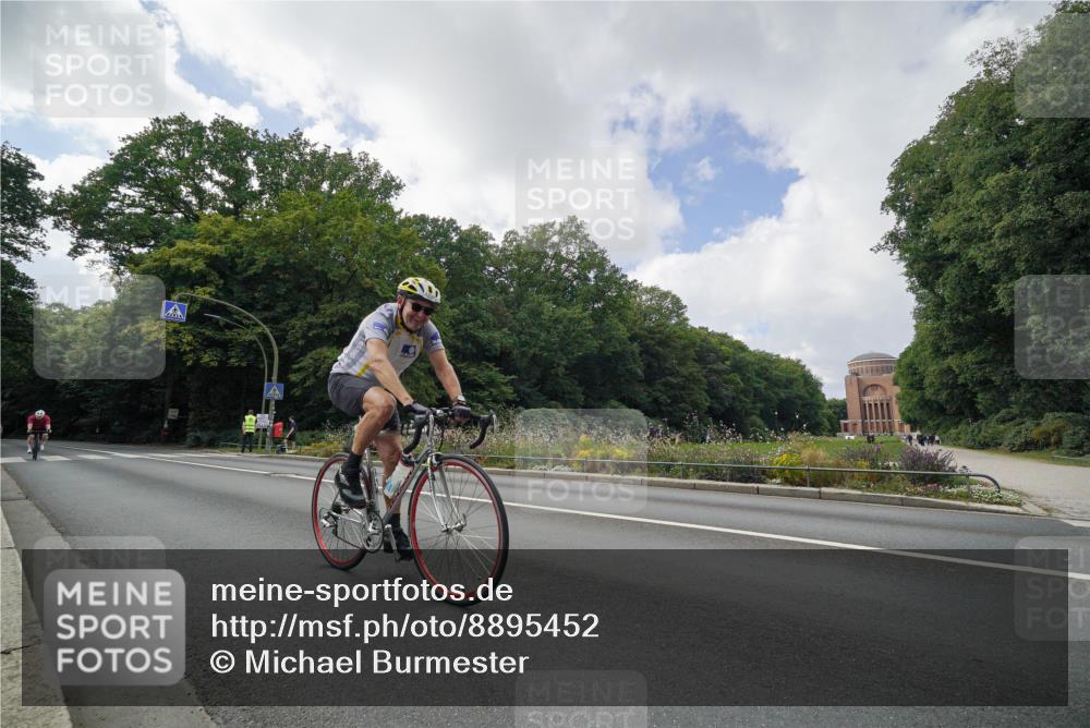 14.09.2025 - Stadtparktriathlon Michael Burmester http://msf.ph/oto/8895452 14.09.2025 13:03:28 Radfahren 1376, 1397, 1473, 1510 meine-sportfotos.de