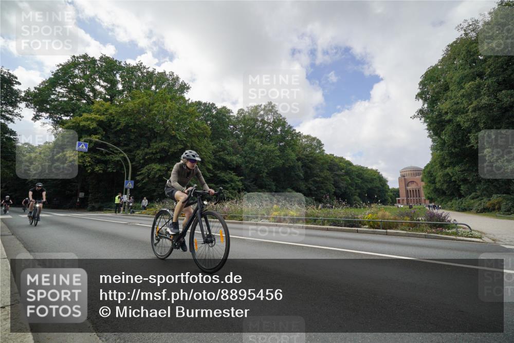 14.09.2025 - Stadtparktriathlon Michael Burmester http://msf.ph/oto/8895456 14.09.2025 13:03:37 Radfahren 1324, 1350, 1357, 1385, 1465, 1473 meine-sportfotos.de