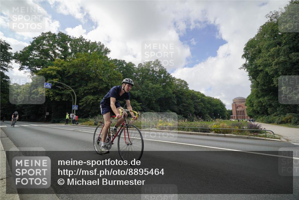 14.09.2025 - Stadtparktriathlon Michael Burmester http://msf.ph/oto/8895464 14.09.2025 13:03:53 Radfahren 1326, 1374, 1389, 1394, 1399 meine-sportfotos.de