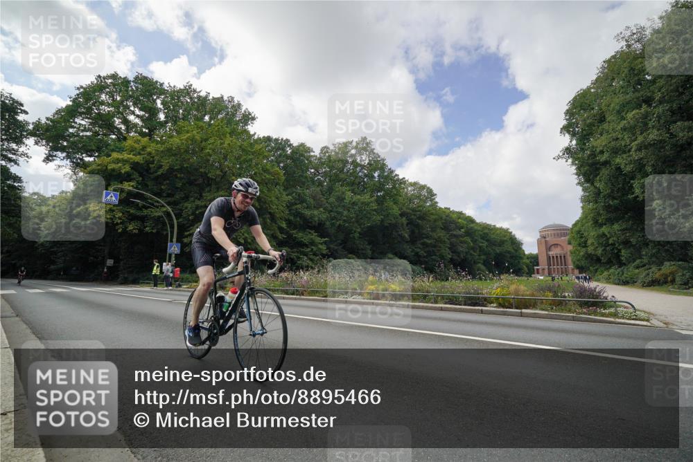 14.09.2025 - Stadtparktriathlon Michael Burmester http://msf.ph/oto/8895466 14.09.2025 13:03:55 Radfahren 1374, 1389, 1394, 1399 meine-sportfotos.de