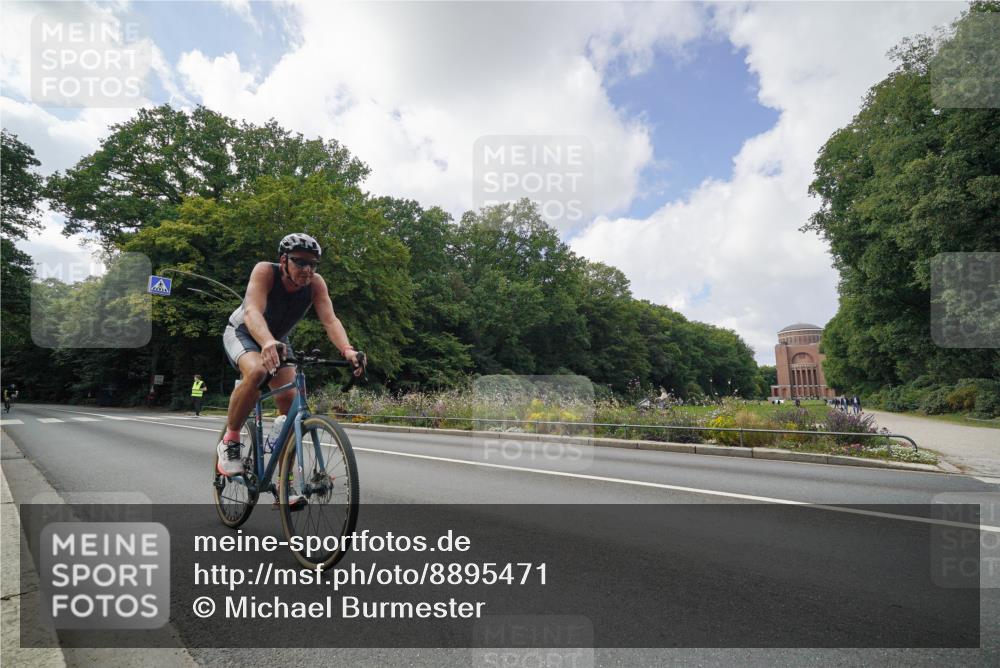 14.09.2025 - Stadtparktriathlon Michael Burmester http://msf.ph/oto/8895471 14.09.2025 13:04:16 Radfahren 1361, 1405, 1490 meine-sportfotos.de