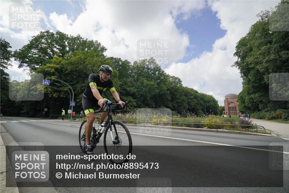 14.09.2025 - Stadtparktriathlon Michael Burmester http://msf.ph/oto/8895473 14.09.2025 13:04:20 Radfahren 1361, 1405, 1490 meine-sportfotos.de