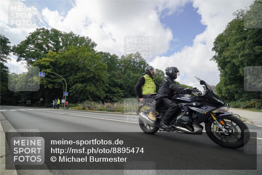 14.09.2025 - Stadtparktriathlon Michael Burmester http://msf.ph/oto/8895474 14.09.2025 13:04:25 Radfahren 1361 meine-sportfotos.de