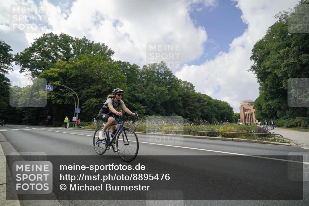 14.09.2025 - Stadtparktriathlon Michael Burmester http://msf.ph/oto/8895476 14.09.2025 13:04:39 Radfahren 1307, 1358, 1423 meine-sportfotos.de