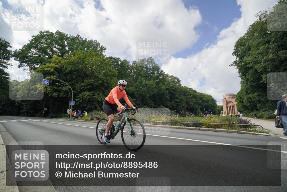 14.09.2025 - Stadtparktriathlon Michael Burmester http://msf.ph/oto/8895486 14.09.2025 13:05:09 Radfahren 1347, 1426 meine-sportfotos.de