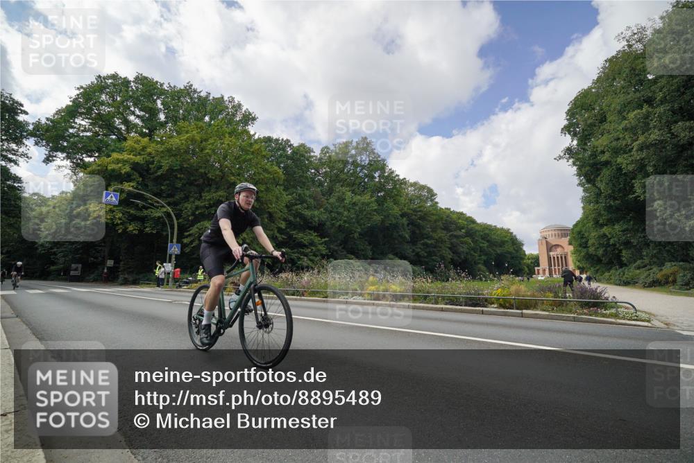 14.09.2025 - Stadtparktriathlon Michael Burmester http://msf.ph/oto/8895489 14.09.2025 13:05:22 Radfahren 1369, 1373, 1472, 1487, 1505 meine-sportfotos.de