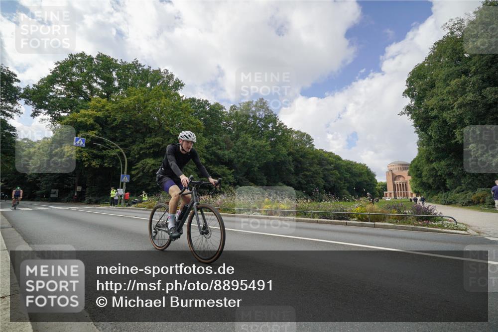 14.09.2025 - Stadtparktriathlon Michael Burmester http://msf.ph/oto/8895491 14.09.2025 13:05:25 Radfahren 1369, 1373, 1472, 1487, 1505, 1520 meine-sportfotos.de
