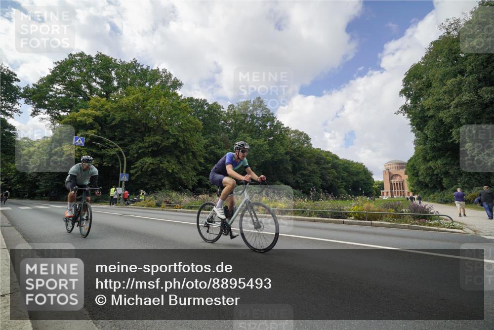 14.09.2025 - Stadtparktriathlon Michael Burmester http://msf.ph/oto/8895493 14.09.2025 13:05:31 Radfahren 1330, 1344, 1356, 1369, 1373, 1388, 1494, 1505, 1520 meine-sportfotos.de