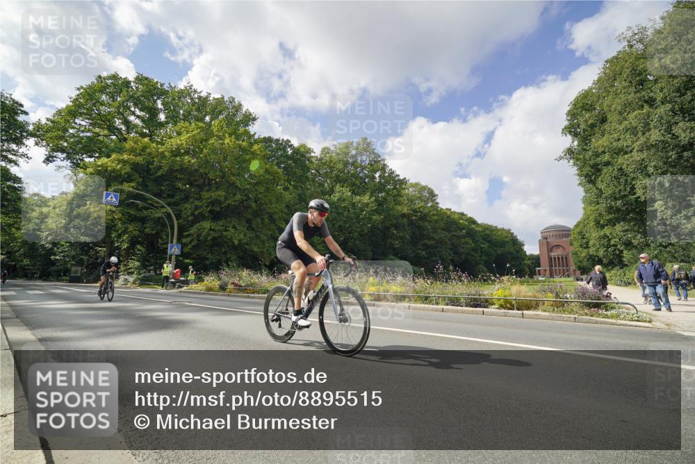 14.09.2025 - Stadtparktriathlon Michael Burmester http://msf.ph/oto/8895515 14.09.2025 13:06:16 Radfahren 1328, 1336, 1345, 1359, 1392, 1484 meine-sportfotos.de