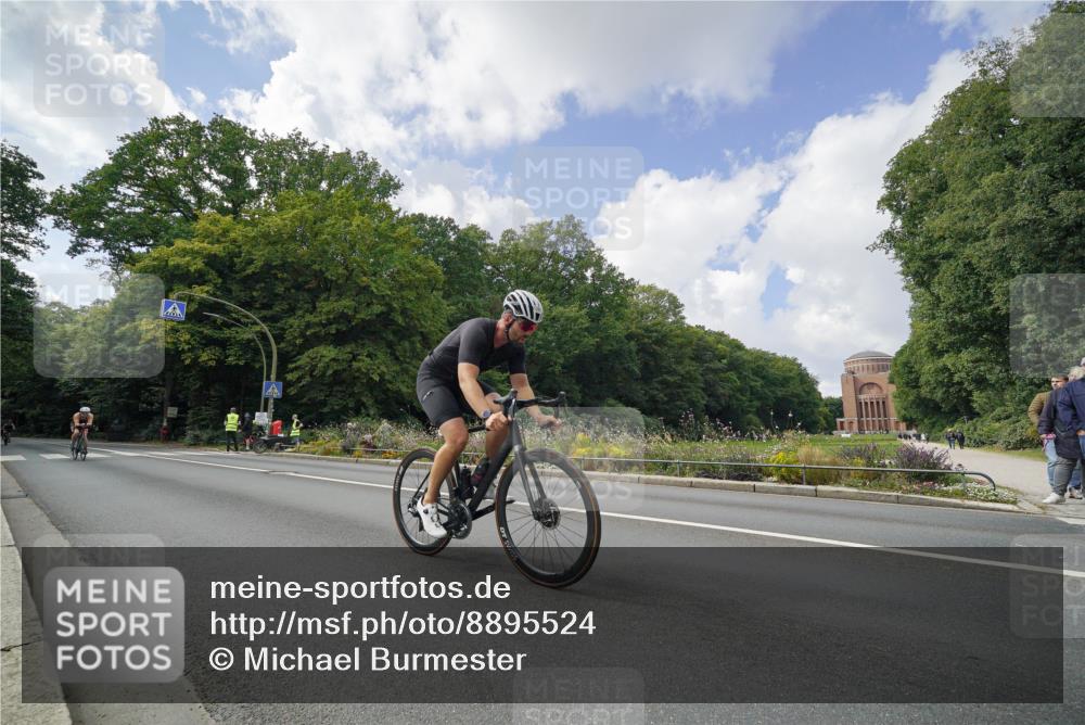 14.09.2025 - Stadtparktriathlon Michael Burmester http://msf.ph/oto/8895524 14.09.2025 13:06:40 Radfahren 1396, 1442, 1495 meine-sportfotos.de