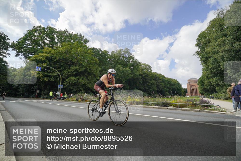 14.09.2025 - Stadtparktriathlon Michael Burmester http://msf.ph/oto/8895526 14.09.2025 13:06:42 Radfahren 1396, 1442, 1495 meine-sportfotos.de
