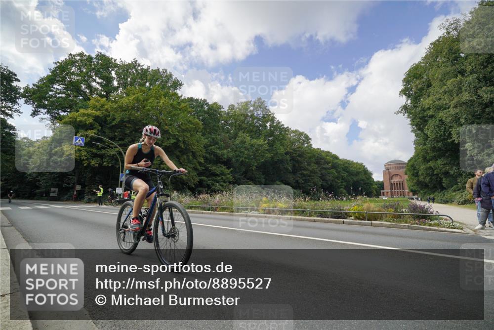 14.09.2025 - Stadtparktriathlon Michael Burmester http://msf.ph/oto/8895527 14.09.2025 13:06:47 Radfahren 1442, 1446, 1495 meine-sportfotos.de