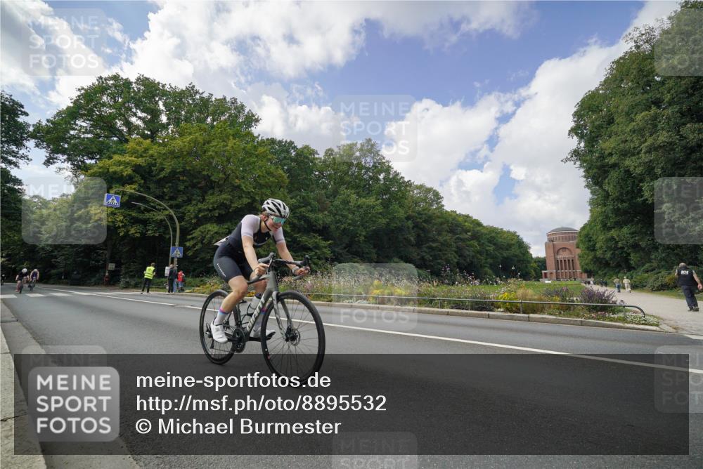 14.09.2025 - Stadtparktriathlon Michael Burmester http://msf.ph/oto/8895532 14.09.2025 13:07:07 Radfahren 1340, 1404, 1430, 1444, 1459 meine-sportfotos.de