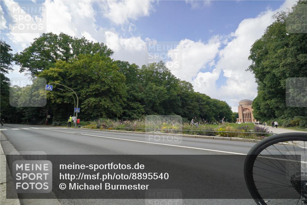 14.09.2025 - Stadtparktriathlon Michael Burmester http://msf.ph/oto/8895540 14.09.2025 13:07:30 Radfahren 1377, 1443, 1451, 1468 meine-sportfotos.de