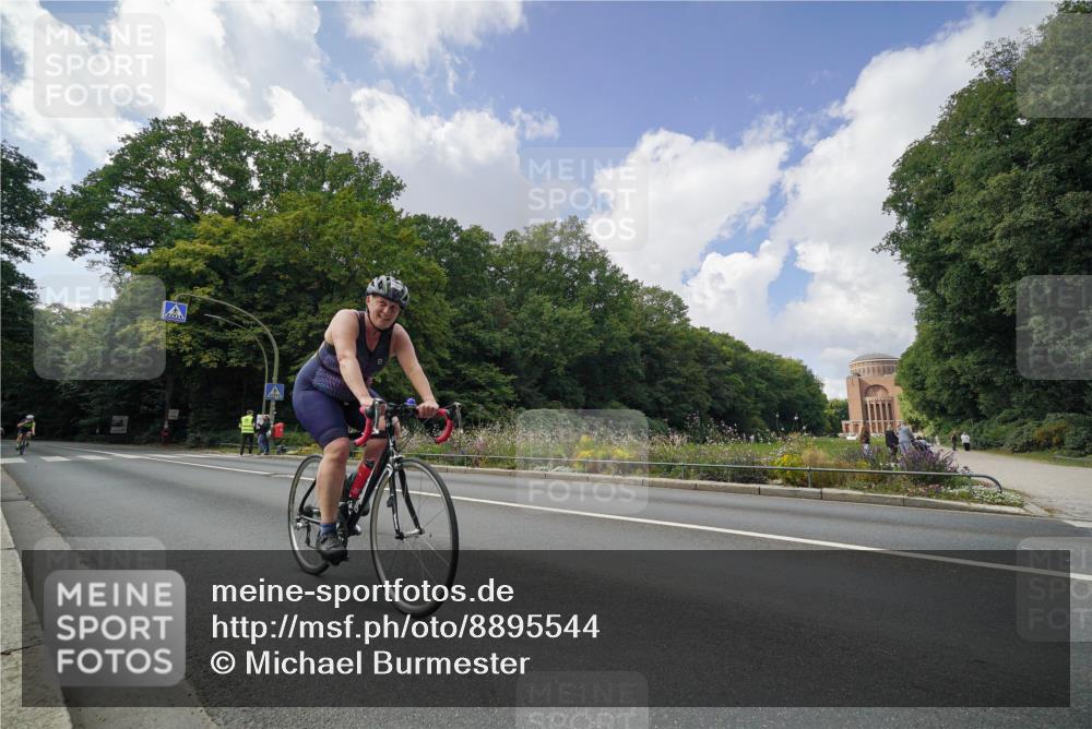 14.09.2025 - Stadtparktriathlon Michael Burmester http://msf.ph/oto/8895544 14.09.2025 13:07:42 Radfahren 1377, 1425, 1443, 1456 meine-sportfotos.de