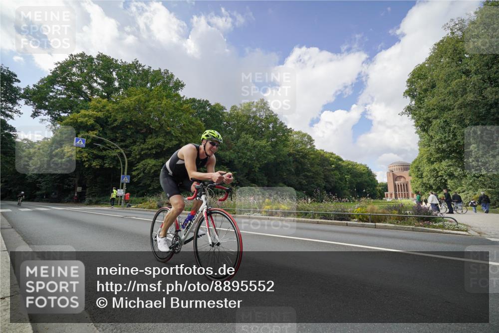 14.09.2025 - Stadtparktriathlon Michael Burmester http://msf.ph/oto/8895552 14.09.2025 13:08:16 Radfahren 1322, 1469 meine-sportfotos.de