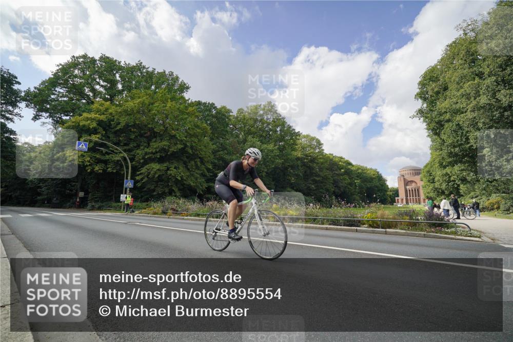 14.09.2025 - Stadtparktriathlon Michael Burmester http://msf.ph/oto/8895554 14.09.2025 13:08:19 Radfahren 1322, 1469 meine-sportfotos.de