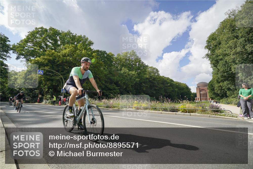 14.09.2025 - Stadtparktriathlon Michael Burmester http://msf.ph/oto/8895571 14.09.2025 13:09:05 Radfahren 1325, 1329, 1427, 1460, 1462, 1507, 1517 meine-sportfotos.de