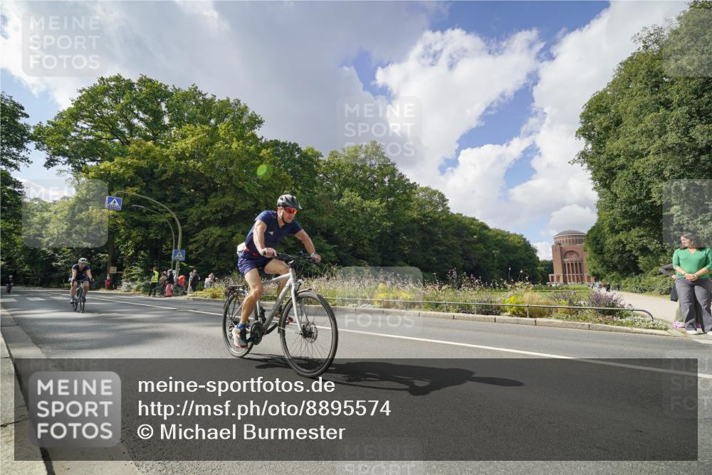 14.09.2025 - Stadtparktriathlon Michael Burmester http://msf.ph/oto/8895574 14.09.2025 13:09:08 Radfahren 1325, 1329, 1427, 1460, 1507, 1517 meine-sportfotos.de