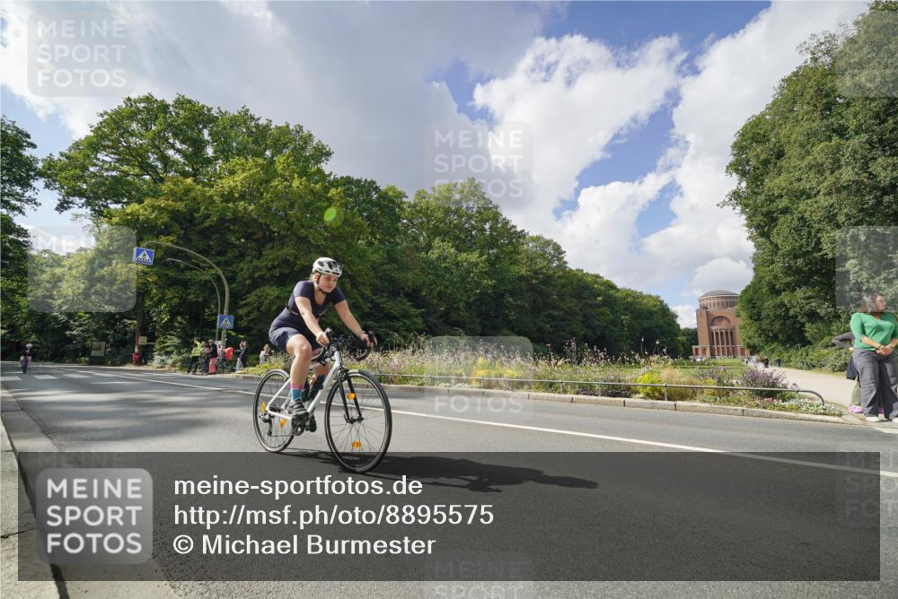 14.09.2025 - Stadtparktriathlon Michael Burmester http://msf.ph/oto/8895575 14.09.2025 13:09:09 Radfahren 1325, 1329, 1427, 1507, 1517 meine-sportfotos.de