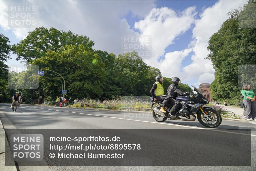 14.09.2025 - Stadtparktriathlon Michael Burmester http://msf.ph/oto/8895578 14.09.2025 13:09:18 Radfahren 1325, 1410, 1448 meine-sportfotos.de