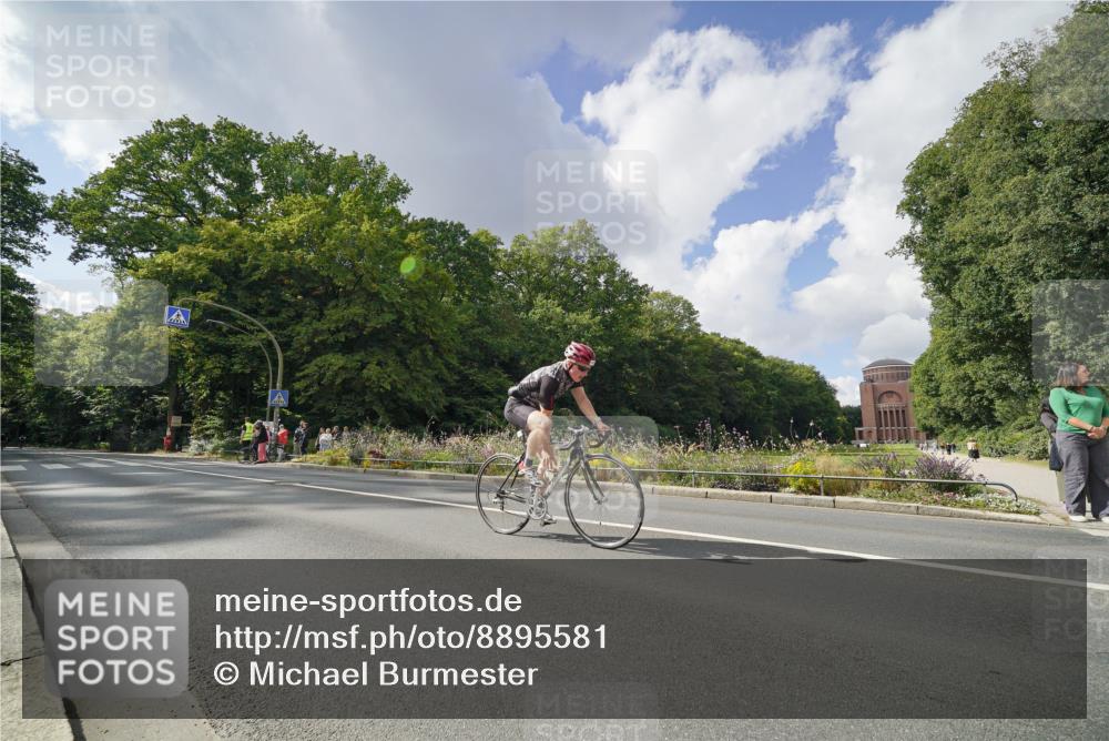 14.09.2025 - Stadtparktriathlon Michael Burmester http://msf.ph/oto/8895581 14.09.2025 13:09:20 Radfahren 1351, 1410, 1448, 1492 meine-sportfotos.de