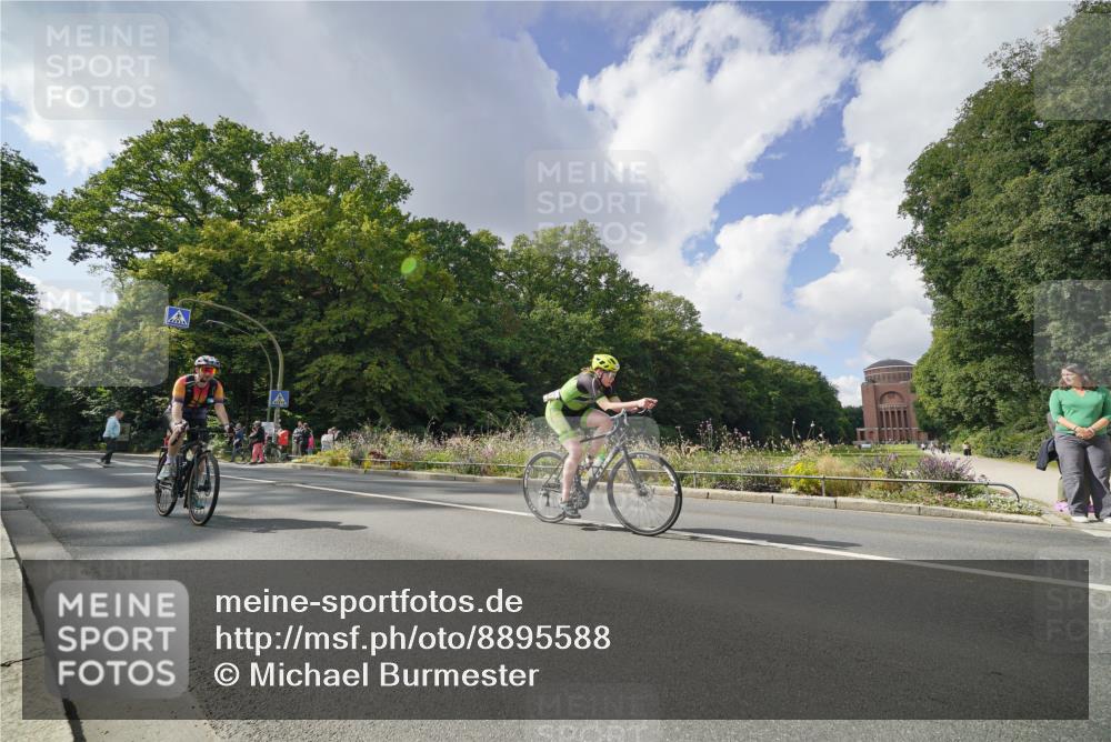 14.09.2025 - Stadtparktriathlon Michael Burmester http://msf.ph/oto/8895588 14.09.2025 13:09:35 Radfahren 1343, 1441, 1454, 1479, 1515 meine-sportfotos.de