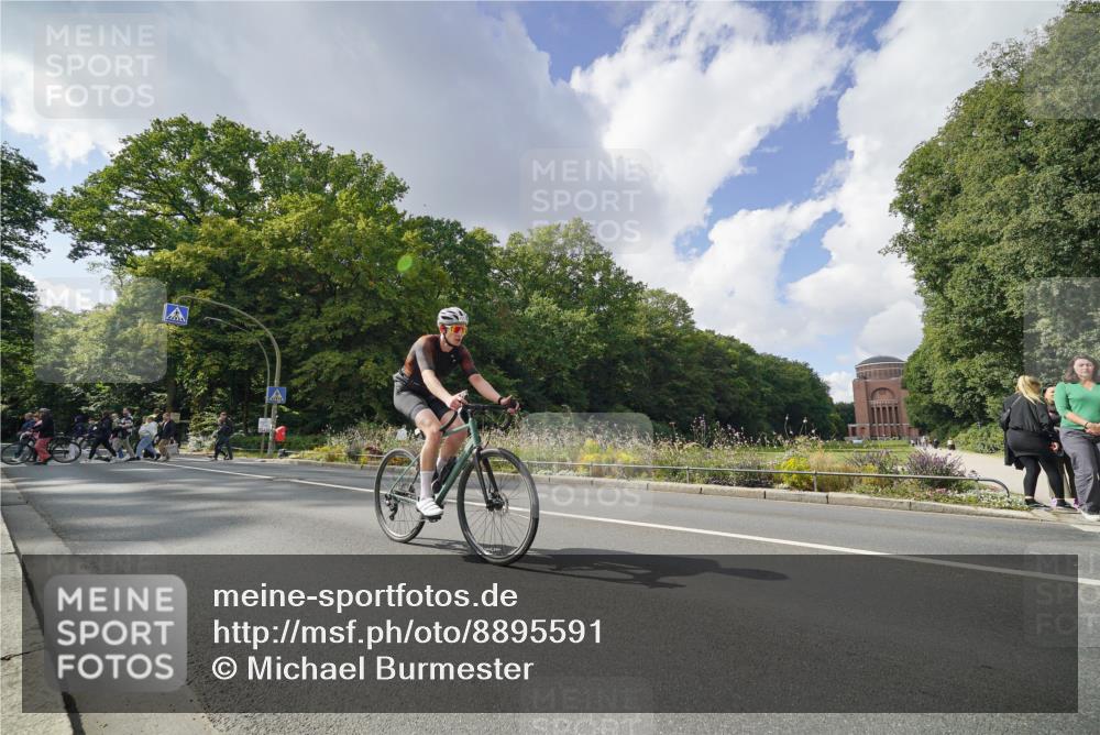 14.09.2025 - Stadtparktriathlon Michael Burmester http://msf.ph/oto/8895591 14.09.2025 13:09:42 Radfahren 1343, 1515 meine-sportfotos.de