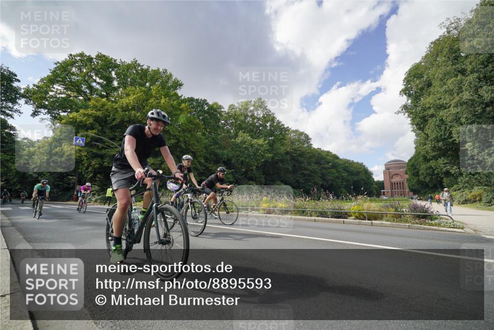 14.09.2025 - Stadtparktriathlon Michael Burmester http://msf.ph/oto/8895593 14.09.2025 13:10:20 Radfahren 1349, 1384, 1387, 1436, 1438, 1439, 1467, 1480, 1488, 1499, 1501 meine-sportfotos.de