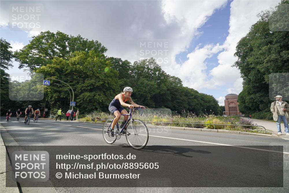 14.09.2025 - Stadtparktriathlon Michael Burmester http://msf.ph/oto/8895605 14.09.2025 13:10:42 Radfahren 1331, 1341, 1342, 1380, 1414, 1431, 1493, 1519 meine-sportfotos.de